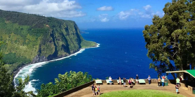 Big Island Waterfall Tour with Swimming and Botanical Garden - Image 2