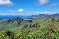 O'ahu Snorkel and Hike Adventure thumbnail 3