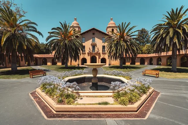 San Jose College Self-Guided Tour - Image 4