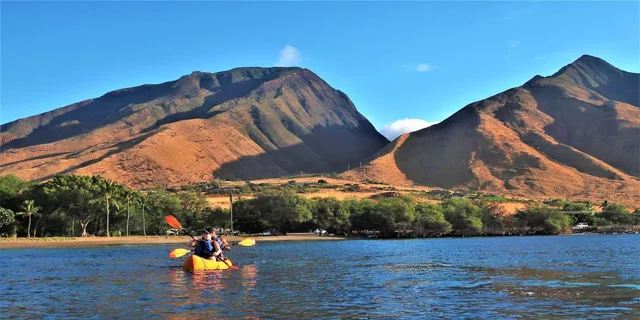 Maui Kayak and Snorkel Tour from Ukumehame - Image 1