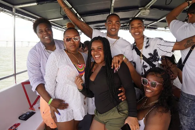 Miami Party Boat Cruise - Image 4