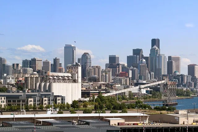 Seattle Romantic Journey - Image 4
