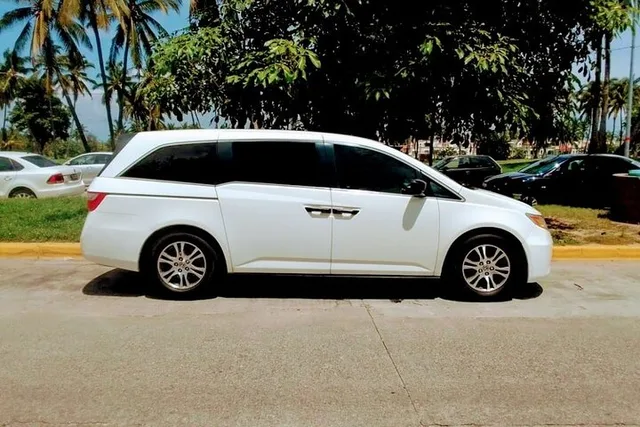 Hilo to Kona Airport Private Transfer - Image 4