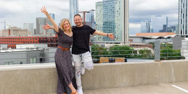 Nashville Photoshoot Experience in The Gulch 1 hr - Image 5