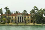 Miami Biscayne Bay Boat Tour with Transportation thumbnail 4