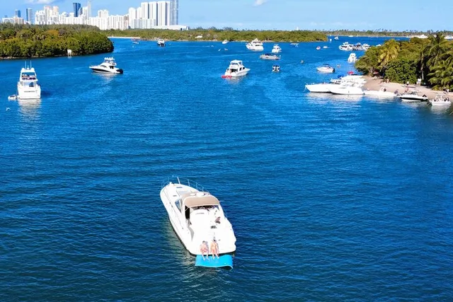 Miami Boat Rental with Captain at Sunset - Image 2