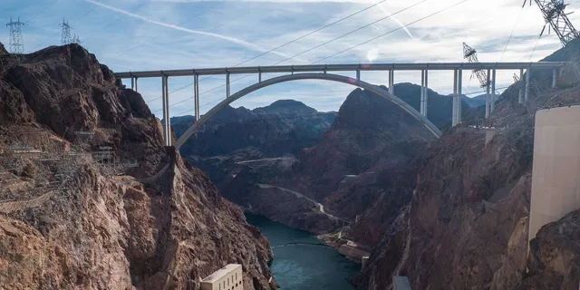 Las Vegas Hoover Dam and Valley of Fire Tour - Image 3