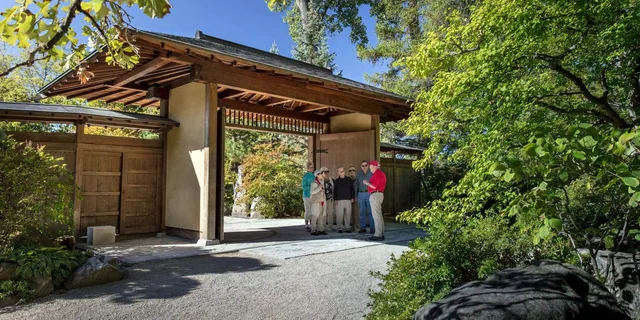 Chicago Lake Geneva and Anderson Japanese Gardens Tour - Image 6