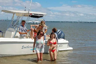 Charleston Private Boat Ride and Beach Excursion