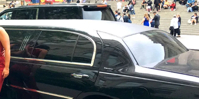 New York Sex and the City Limousine Tour - Image 6