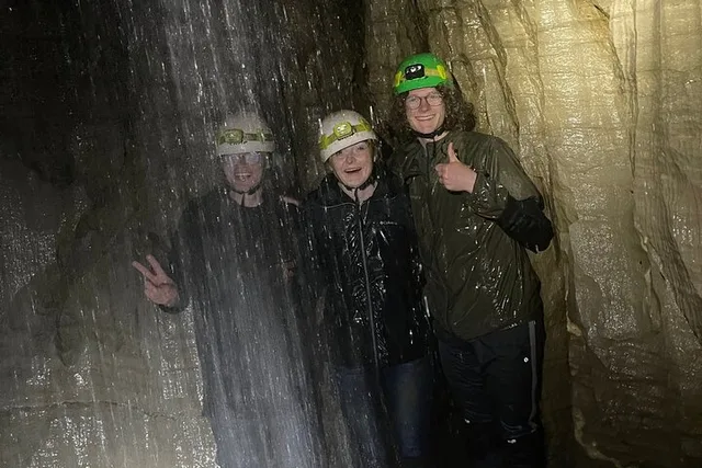 Bryant Mountain Wild Cave Adventure Tour - Image 4