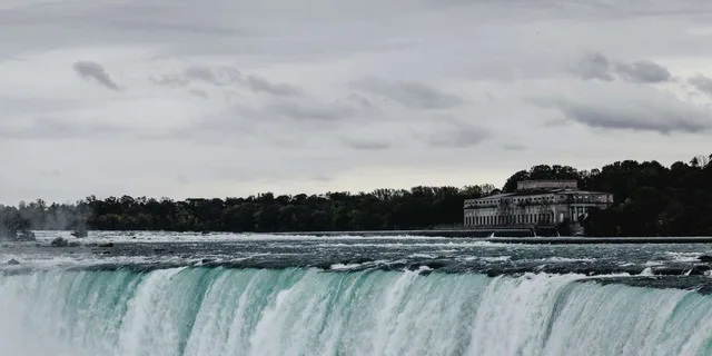New York City Niagara Falls Tour by Van 10 hr - Image 2