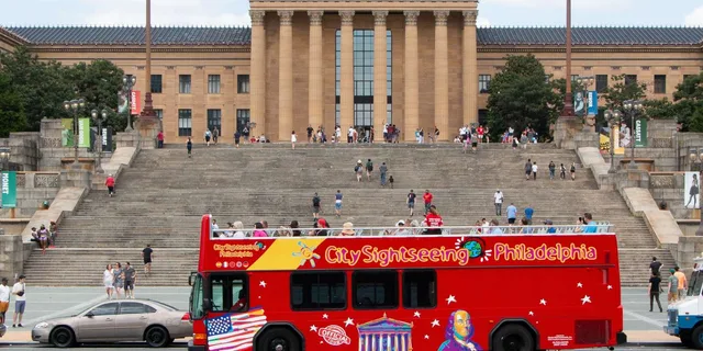 Philadelphia Double-Decker Hop-on Hop-off Tour - Image 3