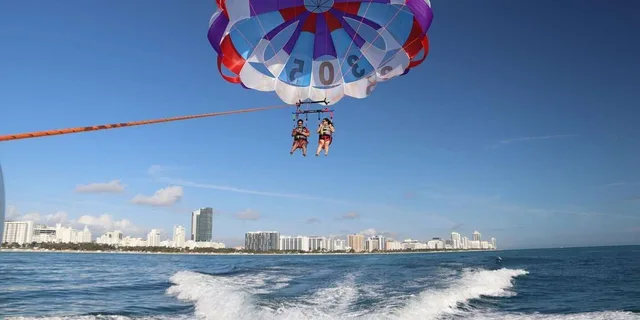 Miami Beach Parasailing Boat Tour in South Beach - Image 3