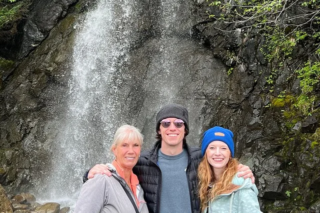 Juneau Rainforest Hike and City Tour - Image 1