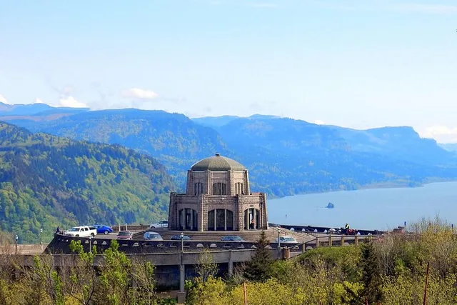 Portland Columbia River Gorge Waterfalls & Mt Hood Tour - Image 2