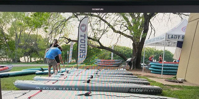 Austin Glow Paddleboard Tour - Image 4