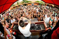 Las Vegas EDM Pool Club Crawl with Party Bus thumbnail 5
