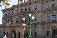 Newport Van Tour of Historic Highlights thumbnail 4