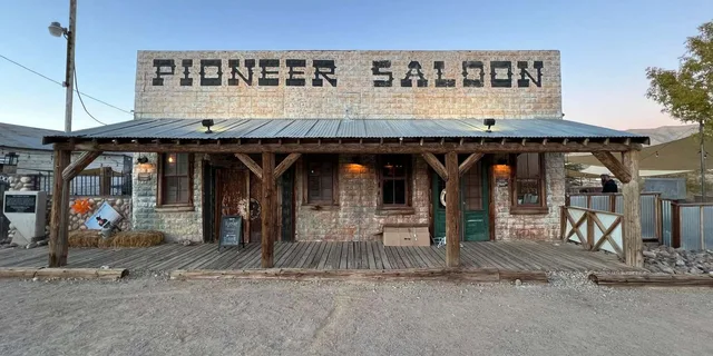 Las Vegas Hummer Tour to 7 Magic Mountains and Pioneer Saloon - Image 6