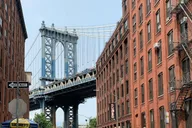 New York City Brooklyn Bridge and DUMBO Walking Tour thumbnail 2