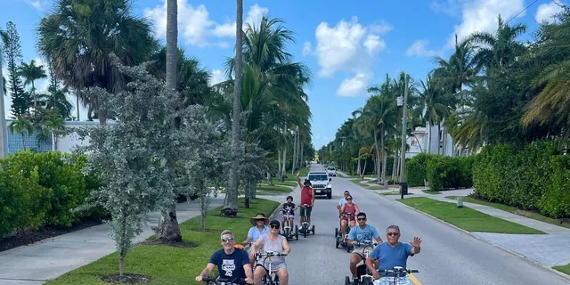 Naples Electric Trike & Moped Tour - 90 Min - Image 2