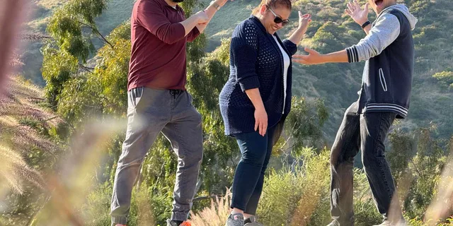 Los Angeles Hollywood Sign Tour with Comedians and Dogs 2.5 hr - Image 6