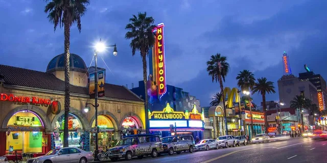 Los Angeles Hollywood Walk of Fame Guided Tour 2 hr - Image 1