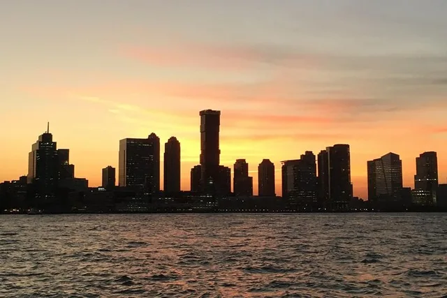 New York City Sunset Boat Tour - Image 3