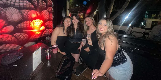 Austin Rainey Street Bar Crawl - Image 6