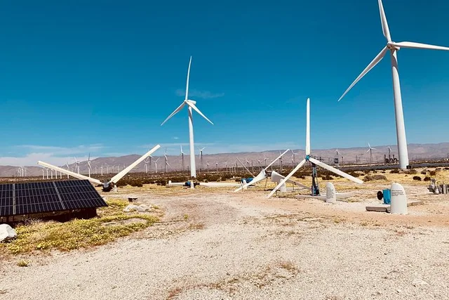 Palm Springs Windmill Tour - Image 3