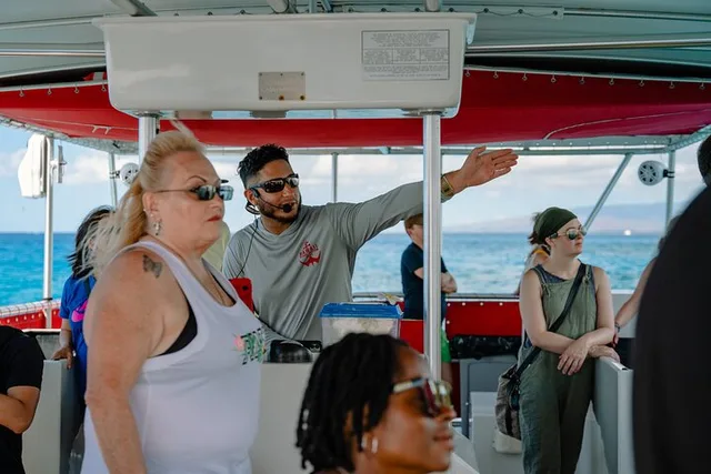 Waikiki Glass Bottom Boat Tour - Image 6