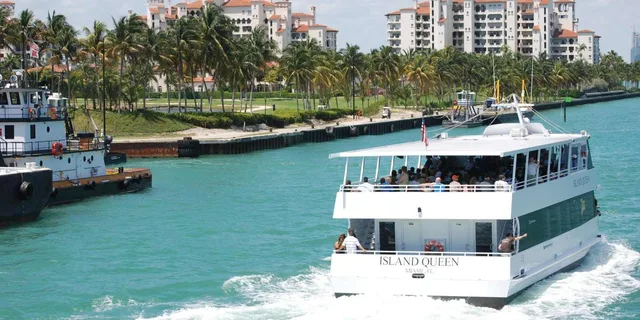 Miami Biscayne Bay Boat Cruise with Transportation - Image 2