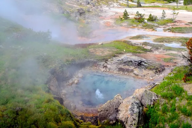 Yellowstone Hidden Gems Private Tour - Image 3