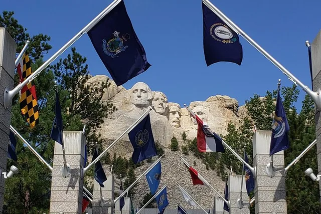 Mount Rushmore and Custer State Park Private Tour - Image 1