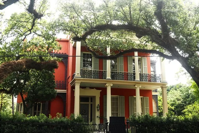 New Orleans Garden District Tour - Image 1
