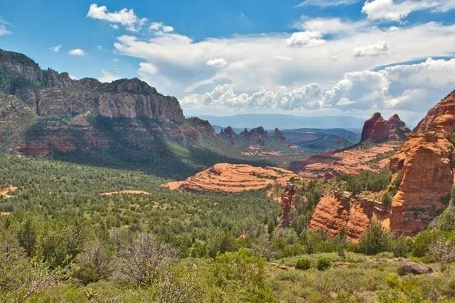 Sedona Vineyard or Montezuma Ruins Tour from Scottsdale - Image 1