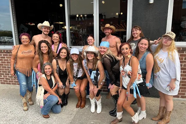 Nashville Broadway Bar Crawl - Image 6