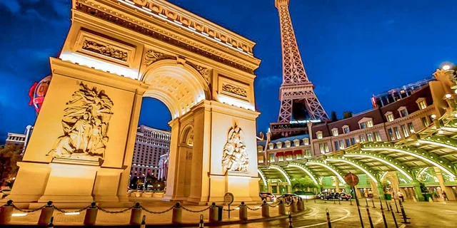 Las Vegas Eiffel Tower Viewing Deck Ticket - Image 4