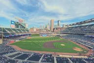 Minneapolis Baseball Game at Target Field thumbnail 5