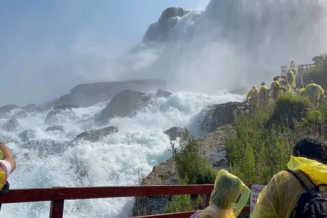 Niagara Falls Cave of the Winds Tour - Image 4