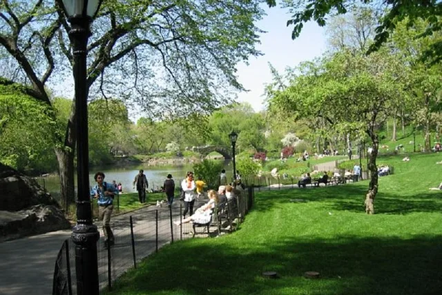 New York Central Park and Upper East Side Walking Tour - Image 2