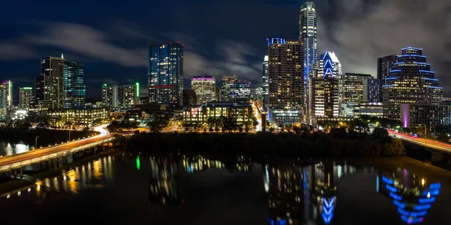 Austin Haunted Pub Crawl Walking Tour 2 hr - Image 5