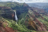 Kauaʻi Helicopter Tour Doors-Off 55 min thumbnail 6