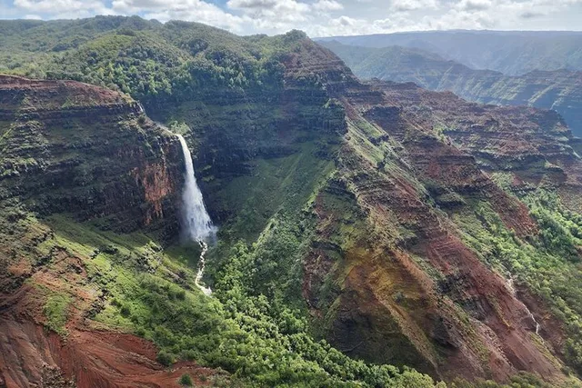 Kauaʻi Helicopter Tour Doors-Off 55 min - Image 6