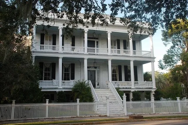Beaufort History and Movie Walking Tour - Image 1