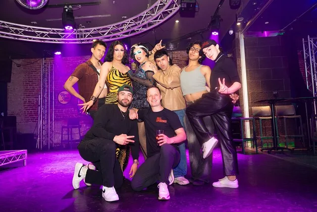 Los Angeles Drag Bar Crawl with Drink - Image 3
