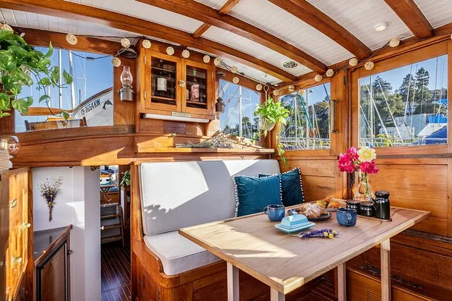 Sausalito Yacht Wine and Dine Experience - Image 6