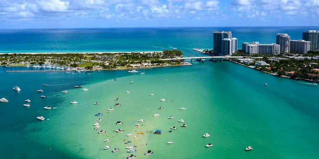 Miami Helicopter Tour: Iconic Coast and City Views - Image 6