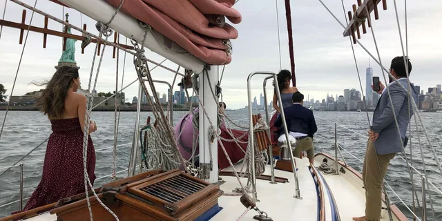 New York City Sailing Tour - Image 3